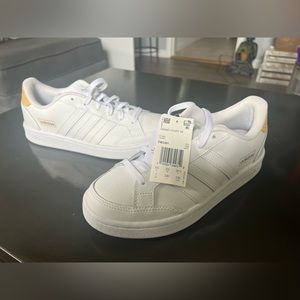 New with tags Adidas Grand court SE sneakers